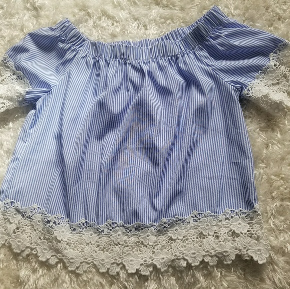 Off the shoulders crop top - Picture 2 of 3